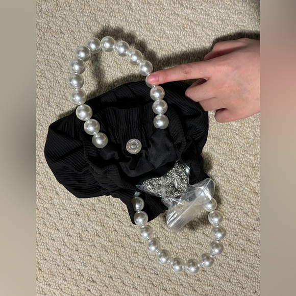 4 bags in 1 bundle!!! - Picture 9 of 10